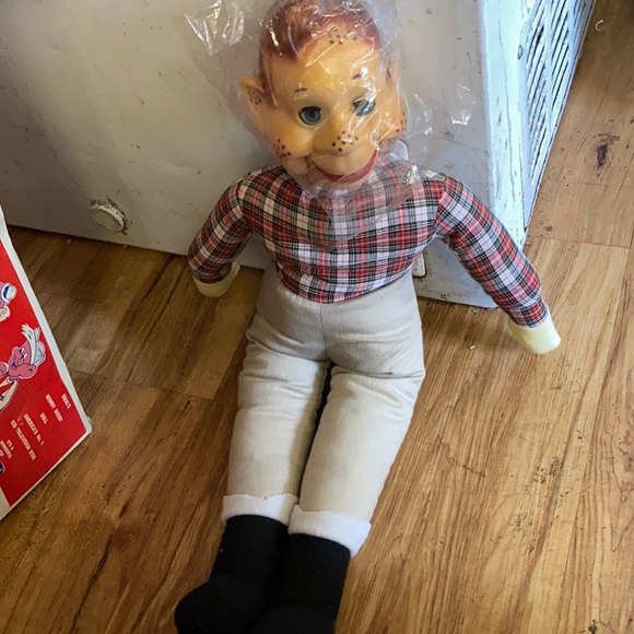 Howdy doody doll doll in perfect condition box bad - Picture 2 of 3